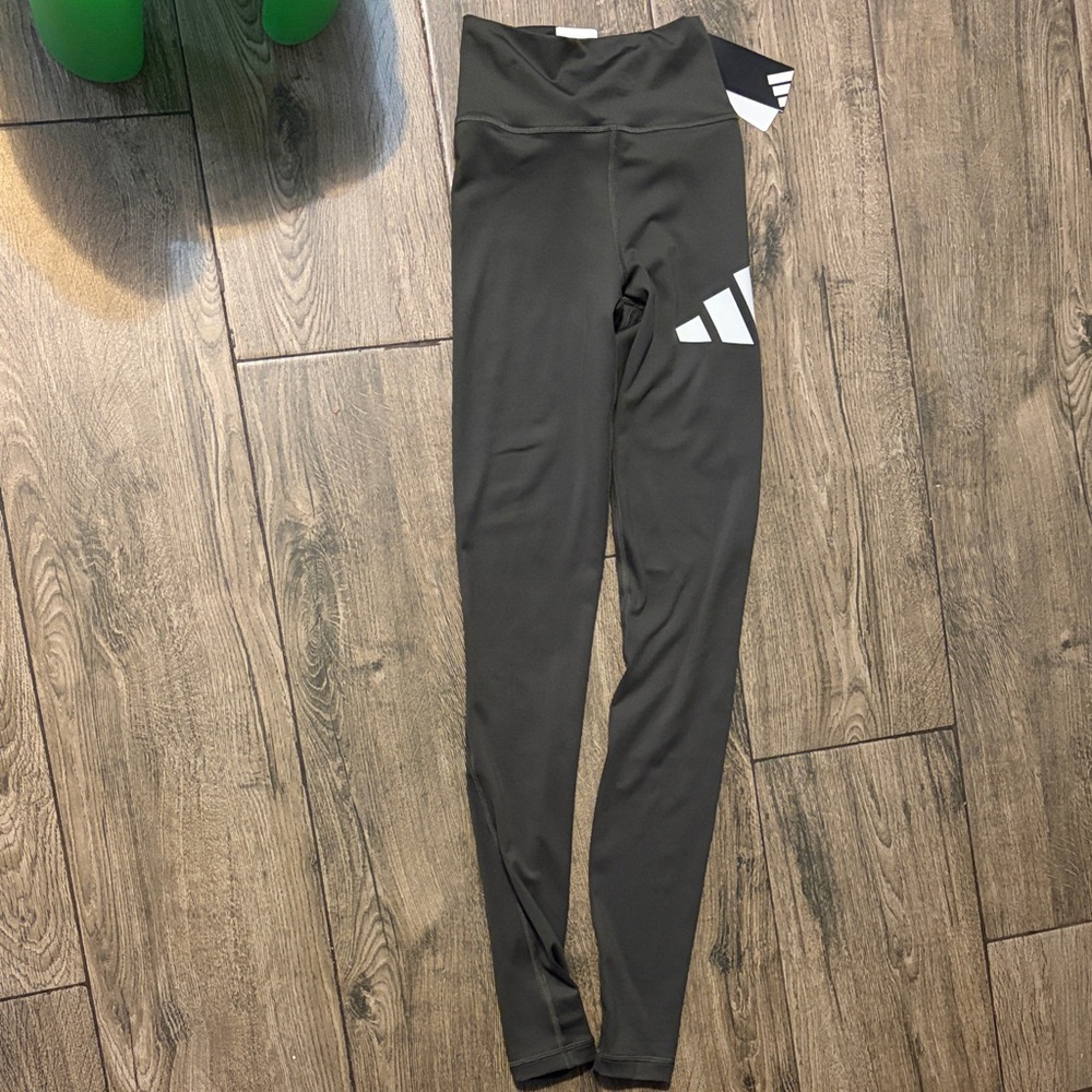 adidas AeroReady Tight Fit Leggings - Army Green - XS - NWT